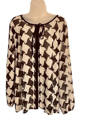 Chárter Club  Black and White Women's Top

Size XL